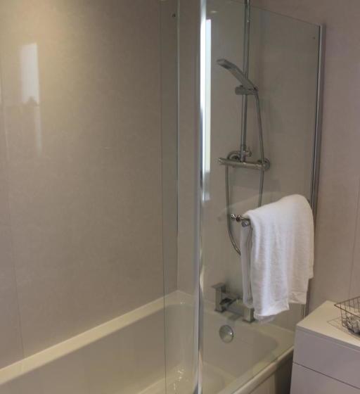 ベッドアンドブレックファースト Grosvenor House   Onsite Free Parking