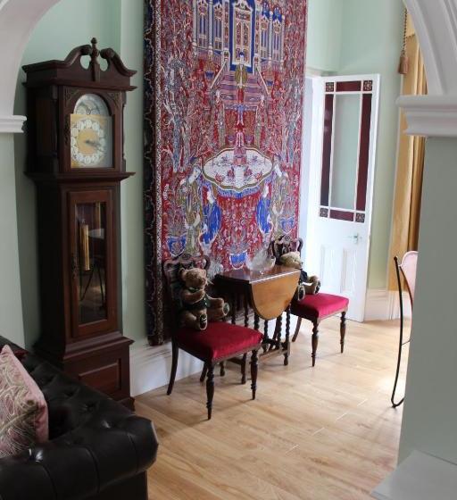 ベッドアンドブレックファースト Grosvenor House   Onsite Free Parking