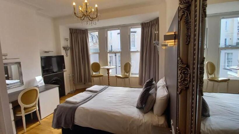 ベッドアンドブレックファースト Grosvenor House   Onsite Free Parking