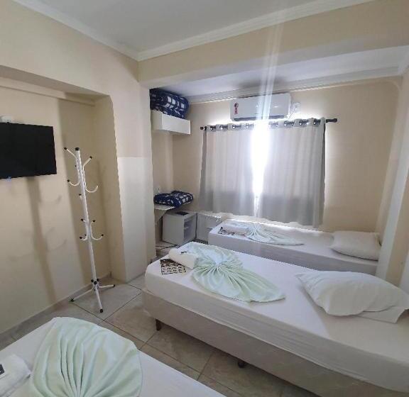 Отель Dos Devotos