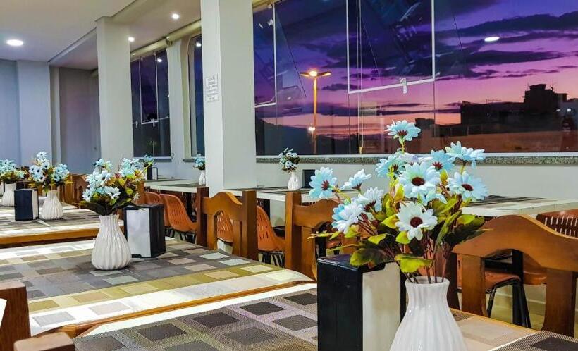 Отель Dos Devotos