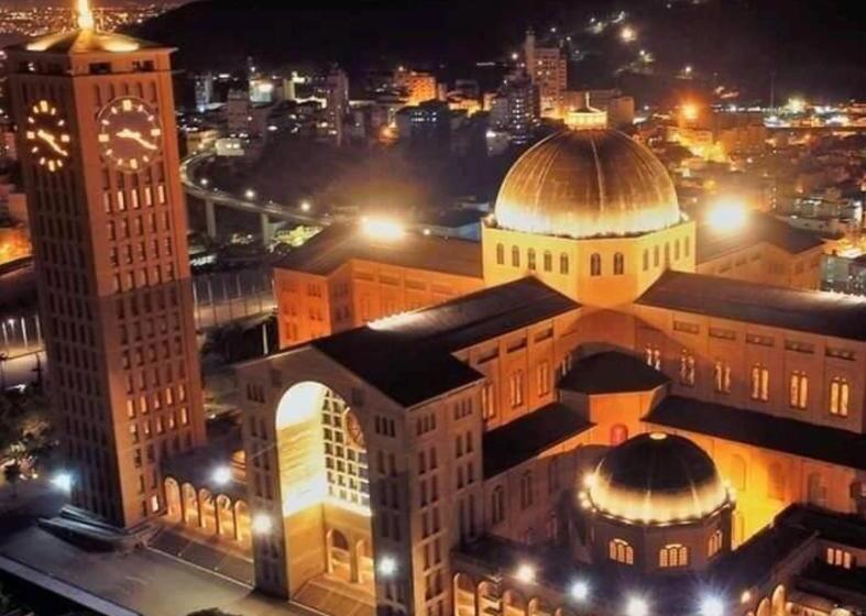 Отель Dos Devotos