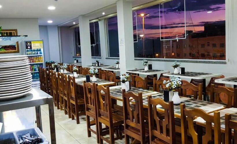 Отель Dos Devotos