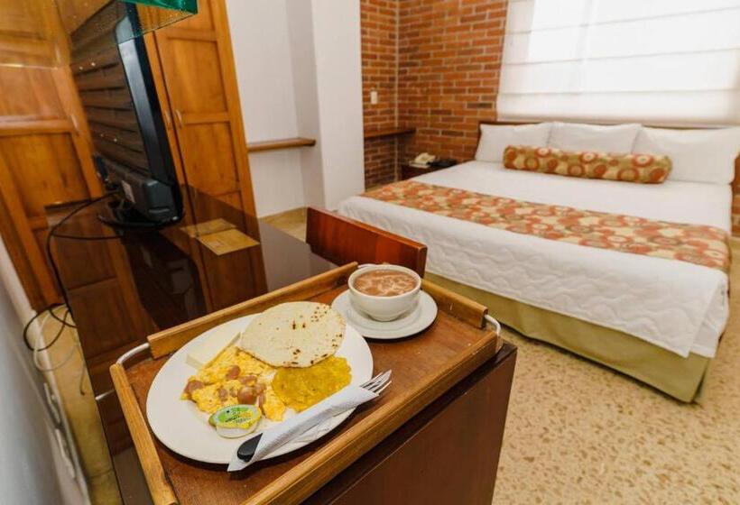 酒店 Oscar Tradición