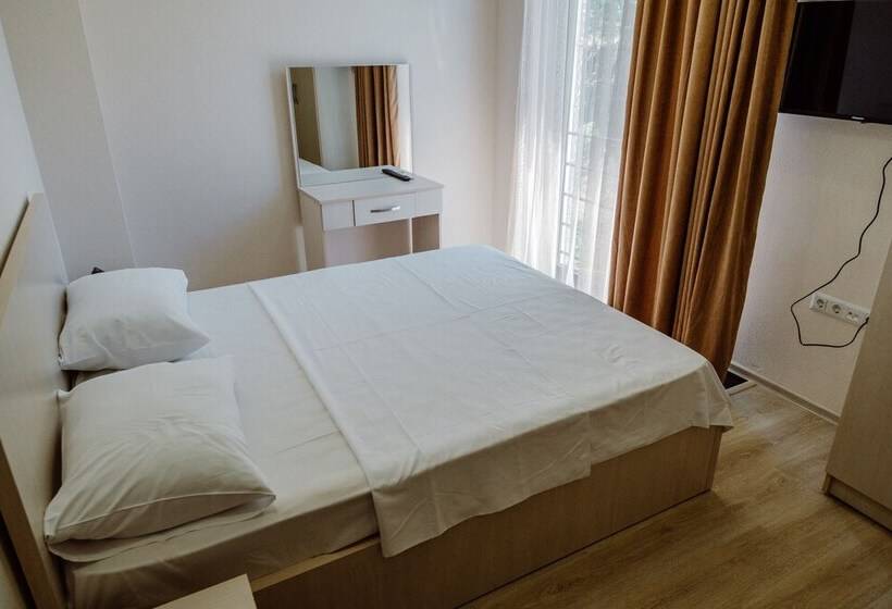 هتل Hills Kvariati