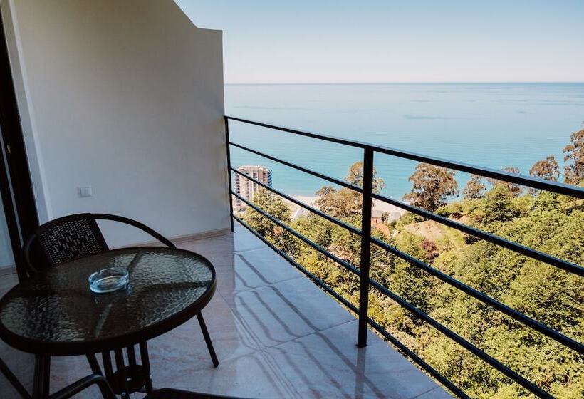 هتل Hills Kvariati