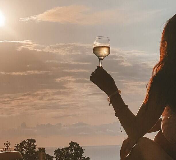 هتل Hills Kvariati