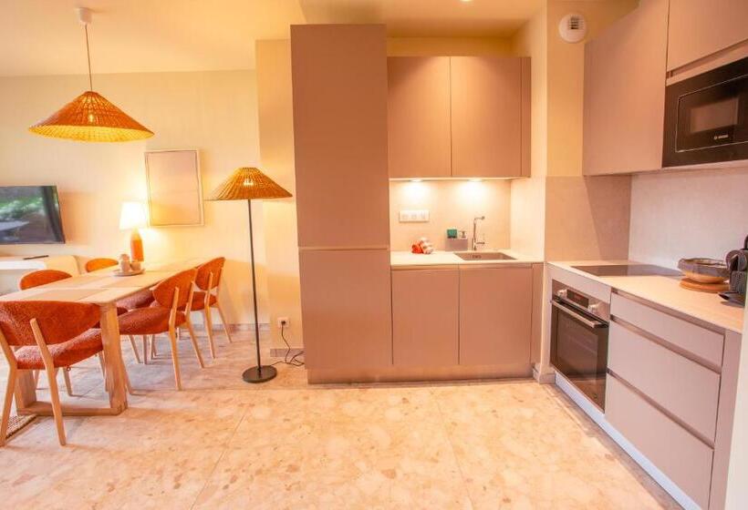 Отель Hôtel La Ménado