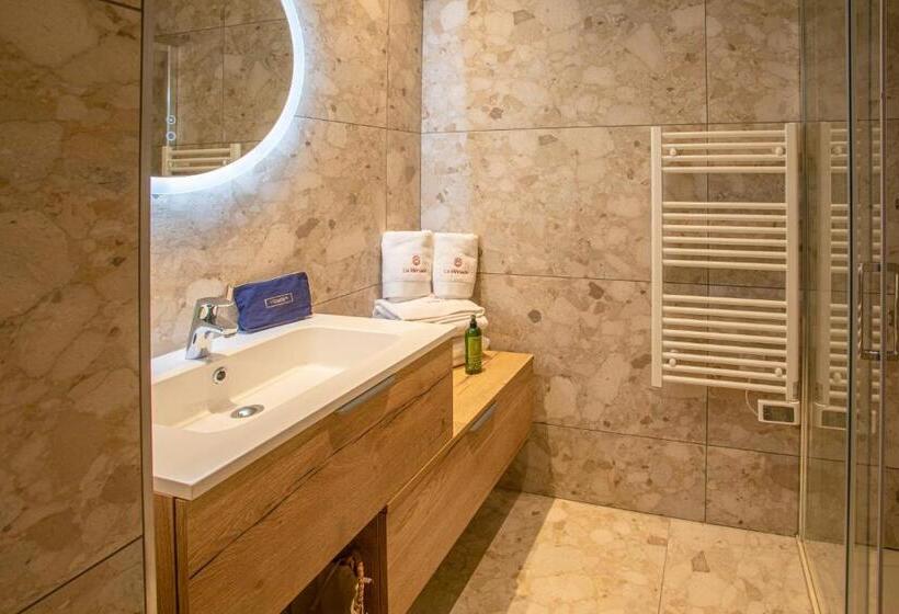 Отель Hôtel La Ménado