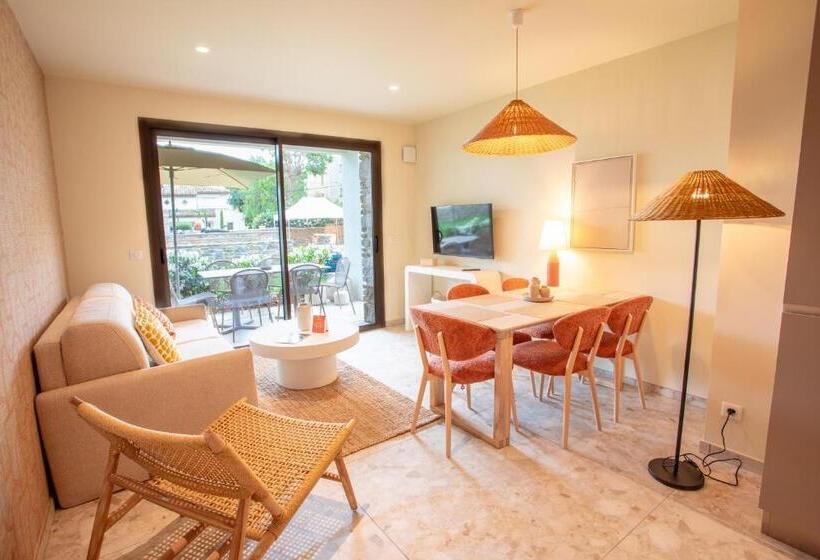 Отель Hôtel La Ménado