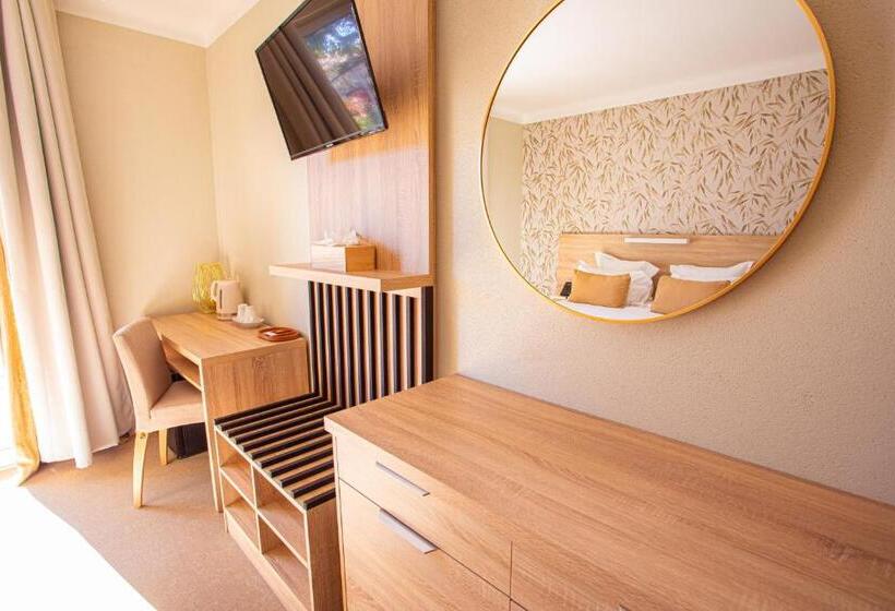 Отель Hôtel La Ménado