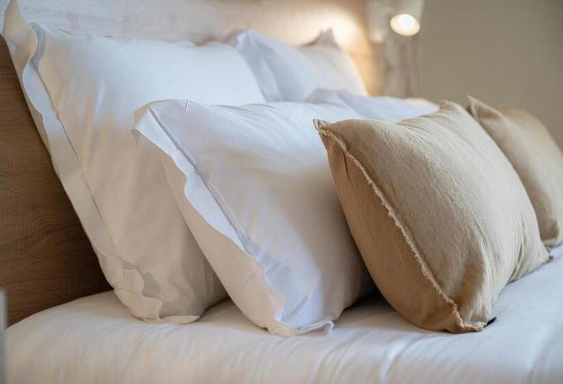 Отель Hôtel La Ménado