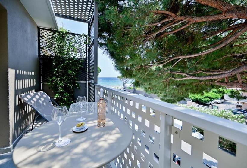 Отель Hôtel La Ménado