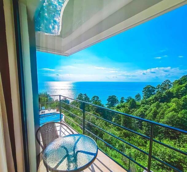 هتل Hills Kvariati