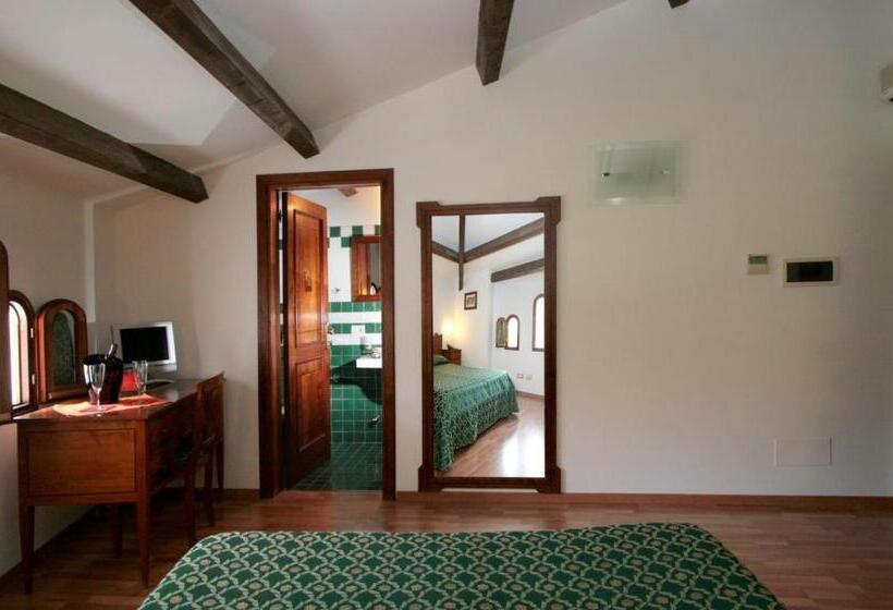 호텔 La Magnolia Sorrento City Centre