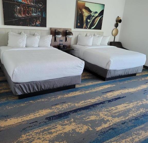 Отель La Quinta Inn & Suites By Wyndham Terrell