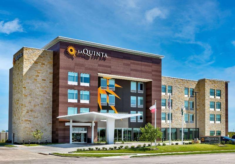 Отель La Quinta Inn & Suites By Wyndham Terrell