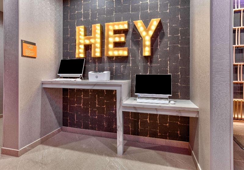 Отель La Quinta Inn & Suites By Wyndham Terrell