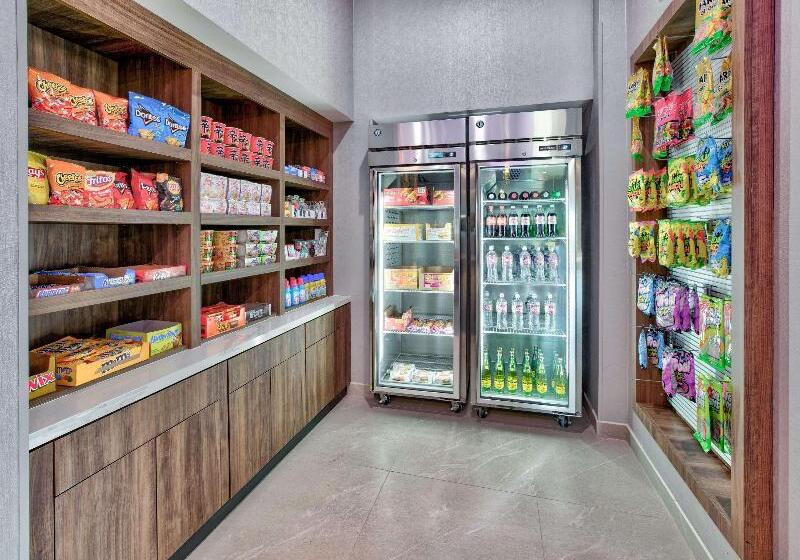 Отель La Quinta Inn & Suites By Wyndham Terrell