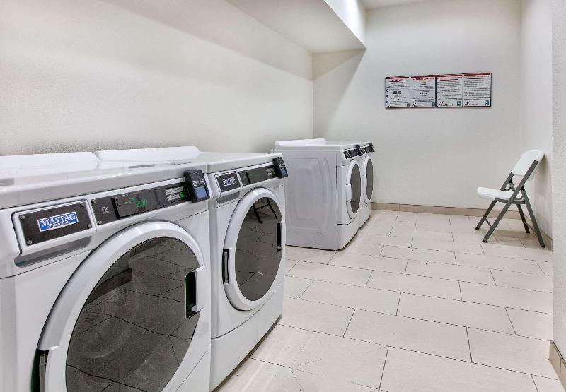 Отель La Quinta Inn & Suites By Wyndham Terrell