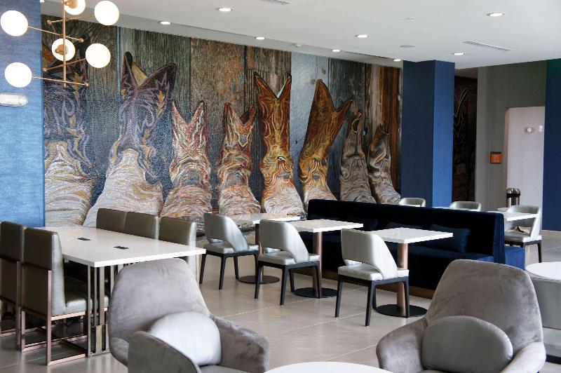 Отель La Quinta Inn & Suites By Wyndham Terrell