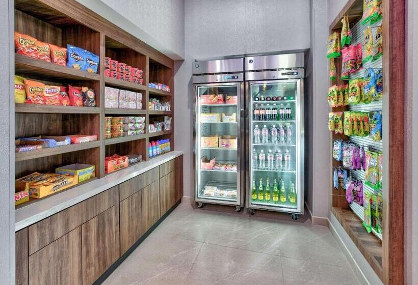 Отель La Quinta Inn & Suites By Wyndham Terrell