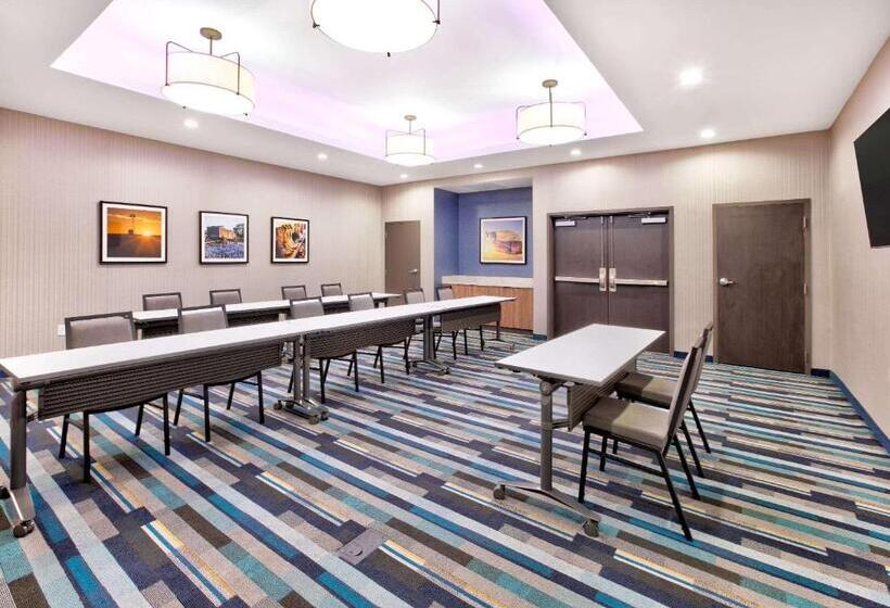 Отель La Quinta Inn & Suites By Wyndham Terrell