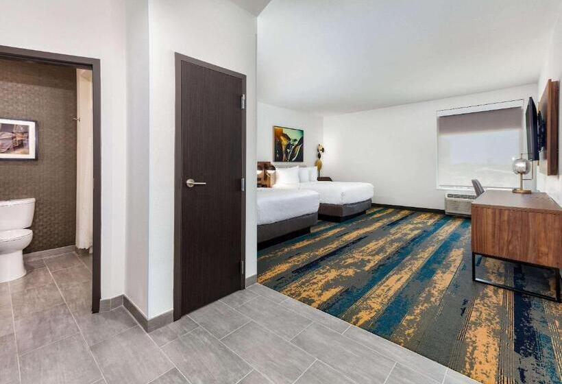 Отель La Quinta Inn & Suites By Wyndham Terrell