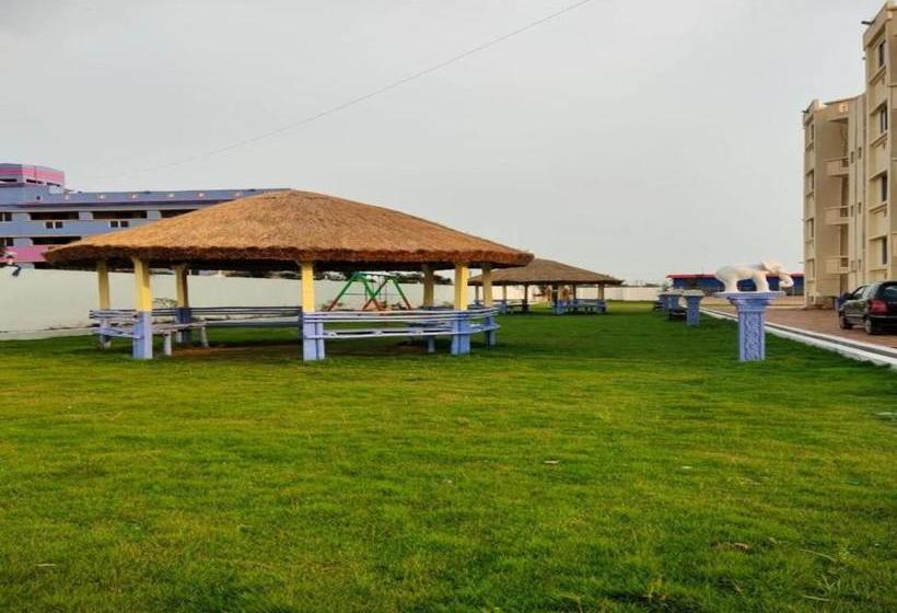 Отель Oyo 80652 Grand Mandarmoni