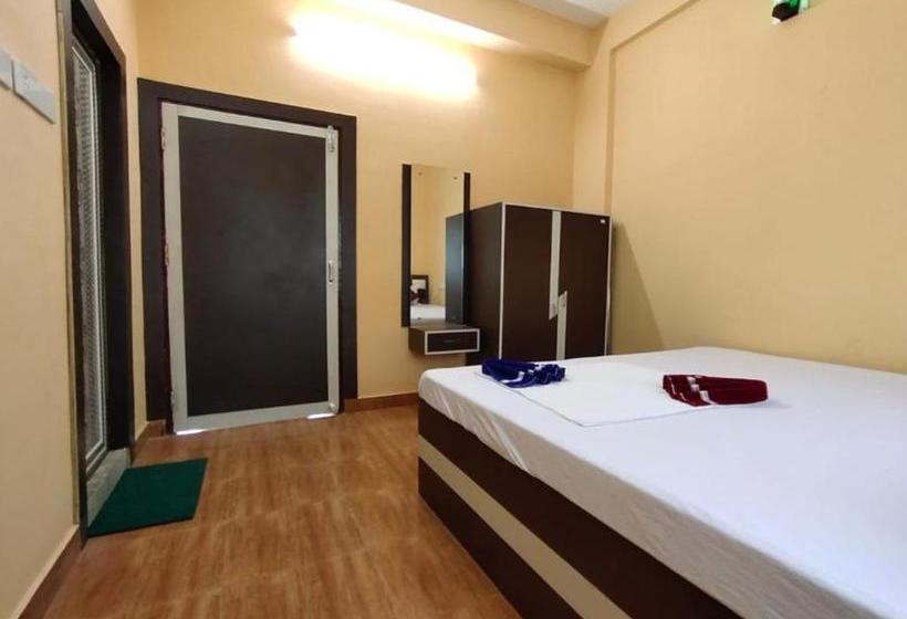 Отель Oyo 80652 Grand Mandarmoni