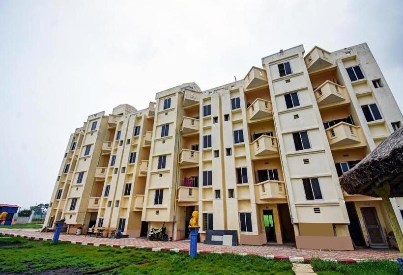 Отель Oyo 80652 Grand Mandarmoni