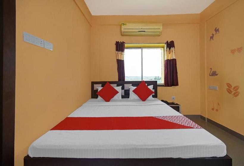 Отель Oyo 80652 Grand Mandarmoni