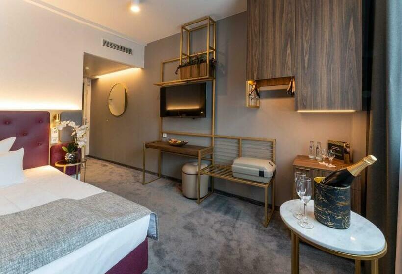 هتل Plaza Premium Munchen