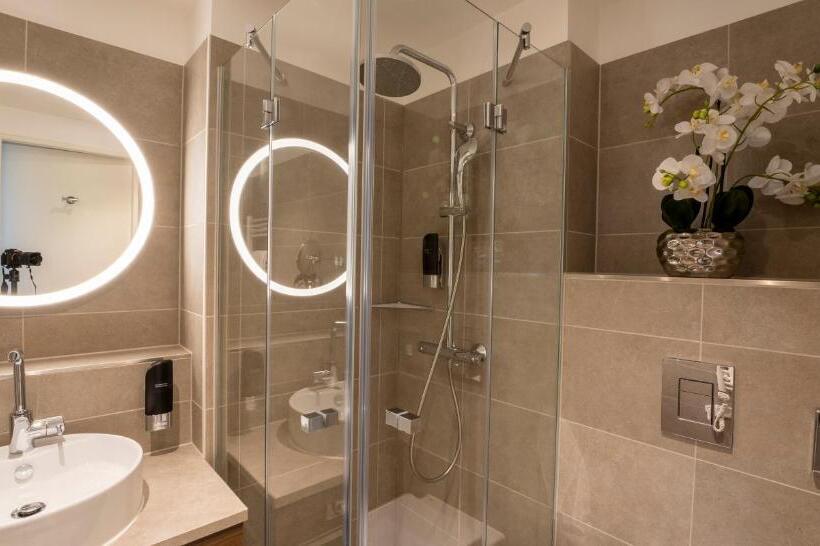 هتل Plaza Premium Munchen