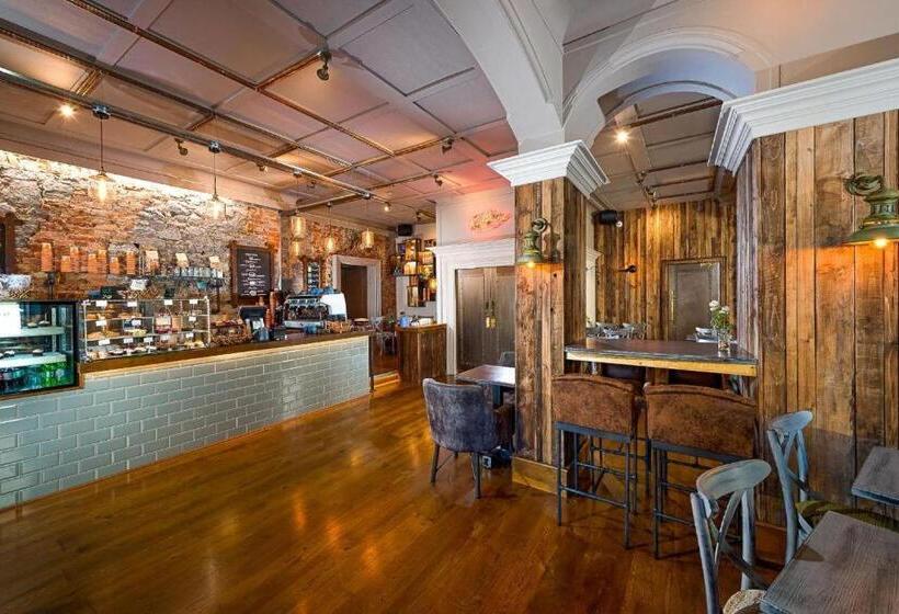 בית מלון כפרי Queens