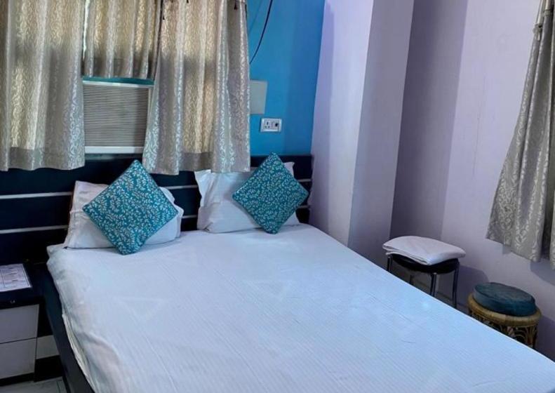 فندق R P Palace By Wb S