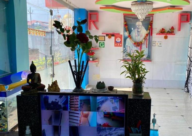 فندق R P Palace By Wb S