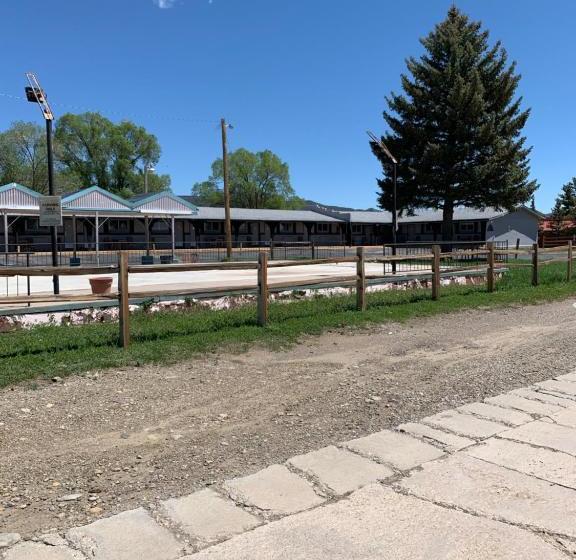 فندق Raton’s Peak Inn