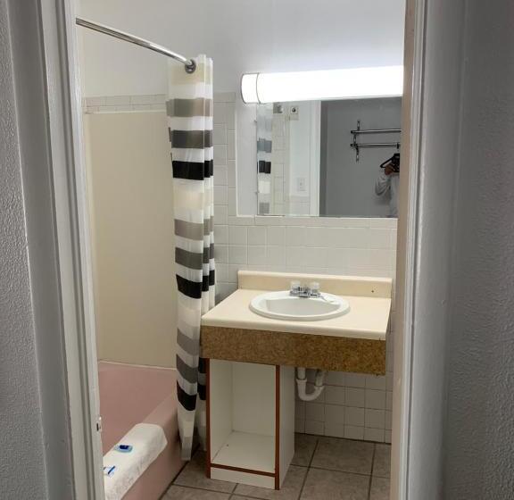 فندق Raton’s Peak Inn