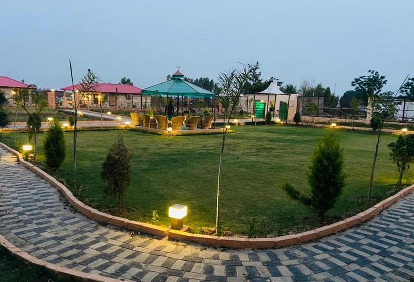 호텔 Shivjot Farm & Resort Panchkula