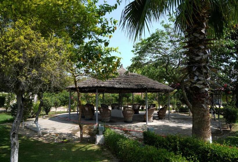 호텔 Shivjot Farm & Resort Panchkula