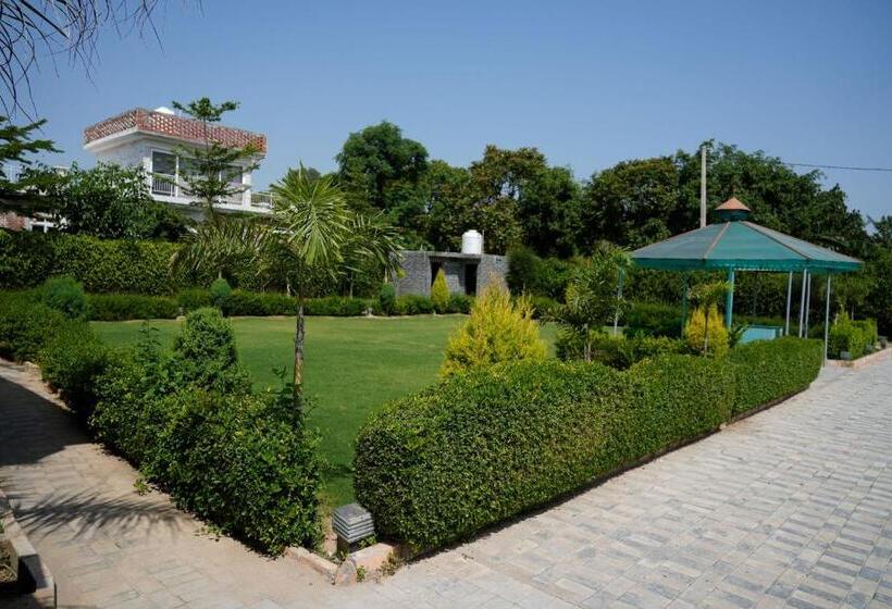 호텔 Shivjot Farm & Resort Panchkula