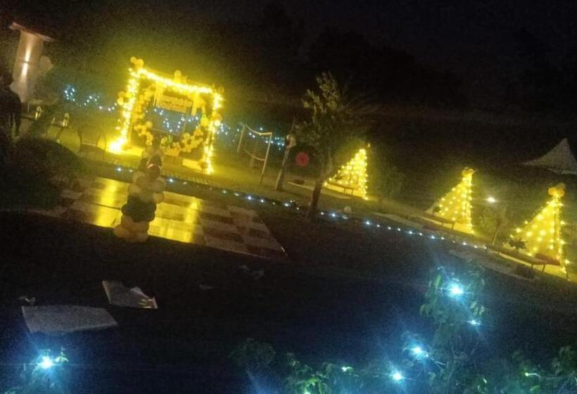 호텔 Shivjot Farm & Resort Panchkula