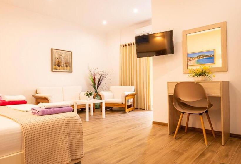 Отель Sofia's Cozy Rooms