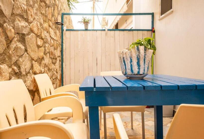 Отель Sofia's Cozy Rooms