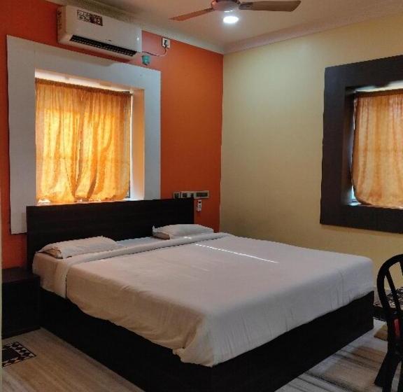 ホテル Spot On 80280 Sai Somnath Residency