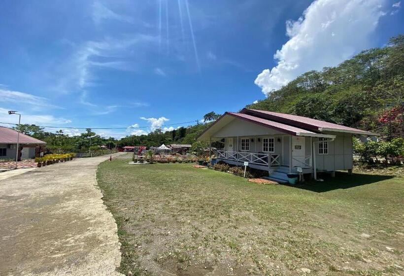 בית מלון כפרי Spot On 90279 Kinomulok Garden