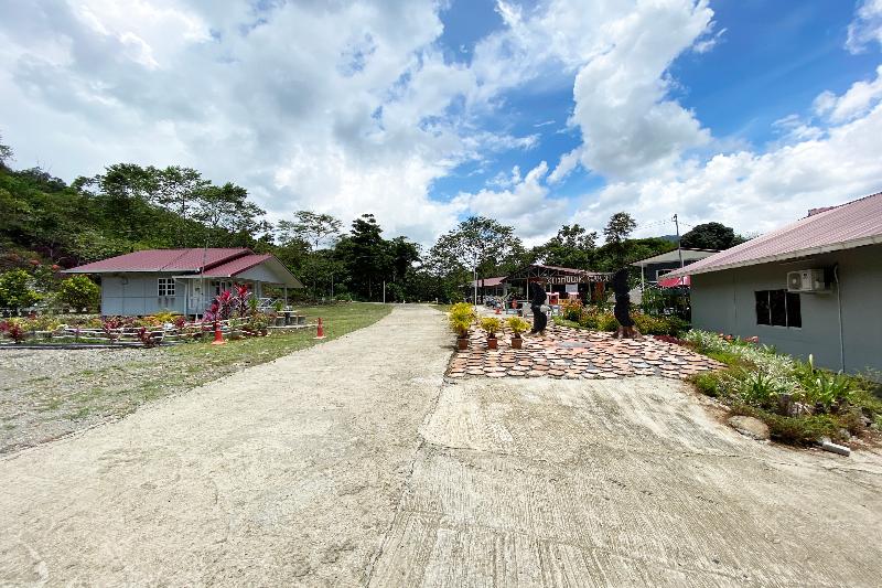 בית מלון כפרי Spot On 90279 Kinomulok Garden