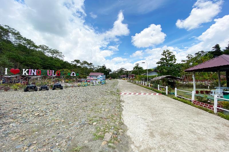 בית מלון כפרי Spot On 90279 Kinomulok Garden