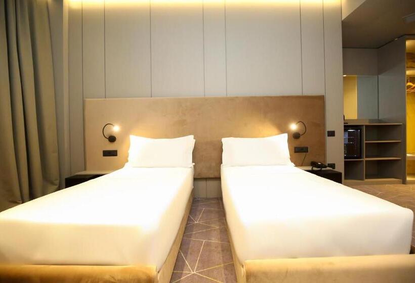 בית מלון כפרי The Central View Boutique